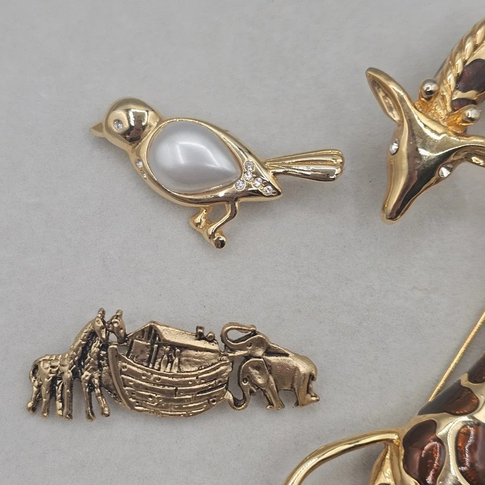 Rhinestone Enamel Animal Brooch Lot Giraffe Elephant Bee Bird 7pc Vintage Modern
